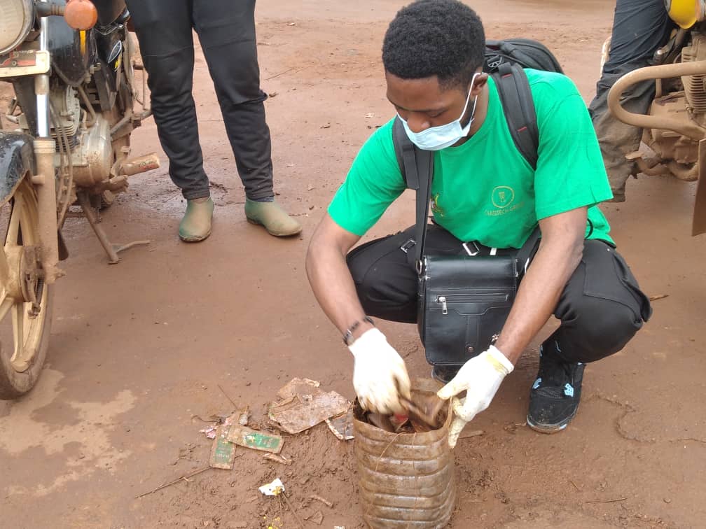 CaasitechA's tweet image. The environment is as vital to the Earth as it is to its community. 

We organised a cleanup campaign in the streets of Yaounde 7 so as to reduce insalubrity.

Join us for our next cleanup campaign and save the environment.
#caasitechacademy
#CleanUp
