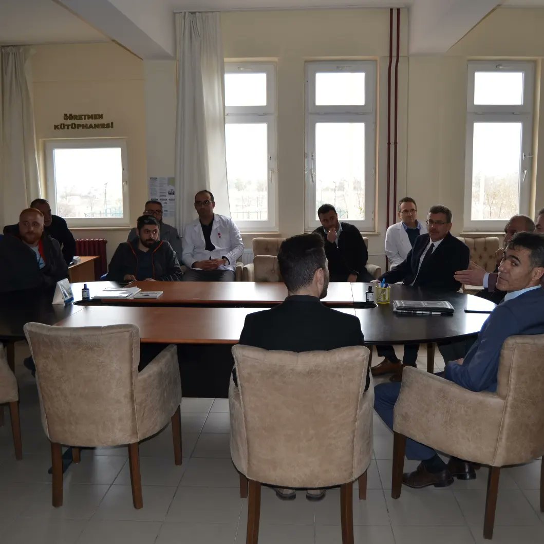 SMEEAL's tweet photo. İl Milli Eğitim Müdürü Sayın Murat YİĞİT okulumuzu ziyaret ederek yapılan çalışmalar hakkında bilgi almıştır. Öğrencilerimizle sohbet etmiştir. Öğretmenlerimiz ile toplantı yaparak talep ve önerilerini dinlemiştir.Milli Eğitim Müdürümüze ziyaretleri için teşekkür ederiz. https://t.co/vdw9hTFItF