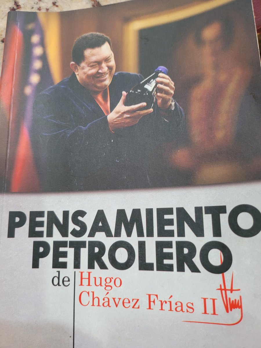 avilaelguerrero's tweet photo. "El petróleo, uno de nuestros recursos naturales más importantes del mundo y que ha causado guerras, bloqueos y conflictos" Cmdte Hugo Chávez,  Caracas, 16 de Agosto de 2000. #ChavezDelMundo #ChavezSiempreChavez #29Marzo @PartidoPSUV https://t.co/iR1f17zXqH