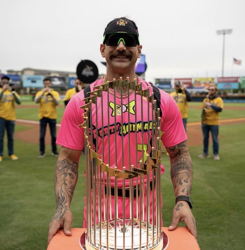 Side Retired tweet media