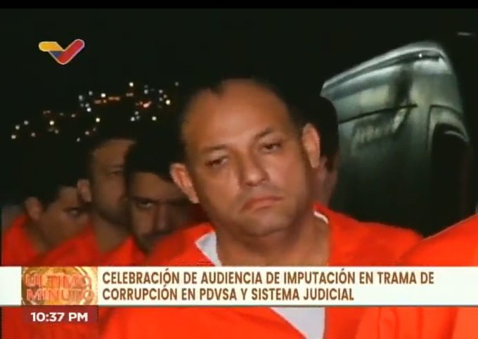 SonPolemicas's tweet photo. Hasta hace unos días, este era uno de los hombres mas poderosos del PSUV, Vice-Pdte de una Region, Diputado, ExMinistro...Así deben terminar todos los que se han aprovechado de un cargo para enriquecerse, que esto no pare y sigan cayendo, quedan muchos más haciendo desastres https://t.co/emDlyLCjtD