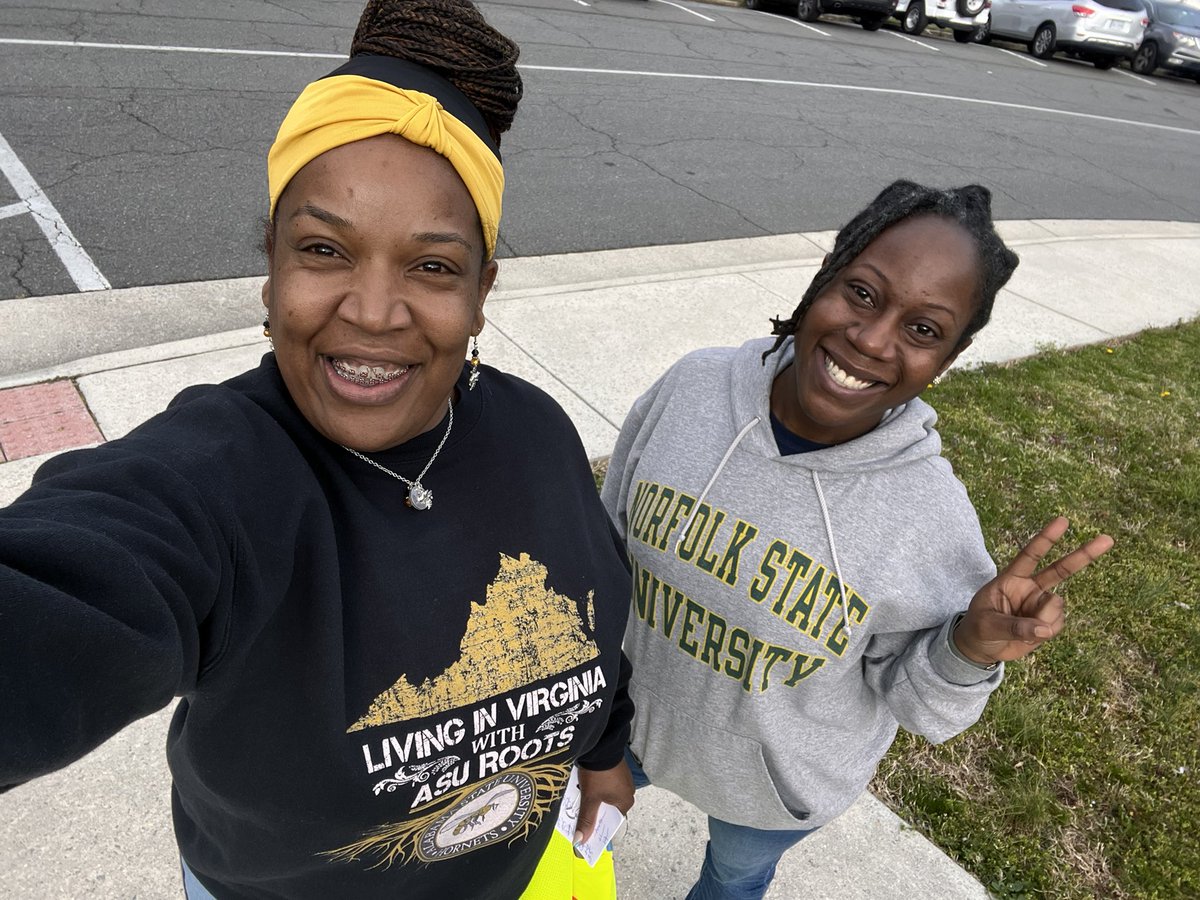 weatherspoon2's tweet image. This is week is spirit week at PVES and on Monday, we represented our university!#PVESpride