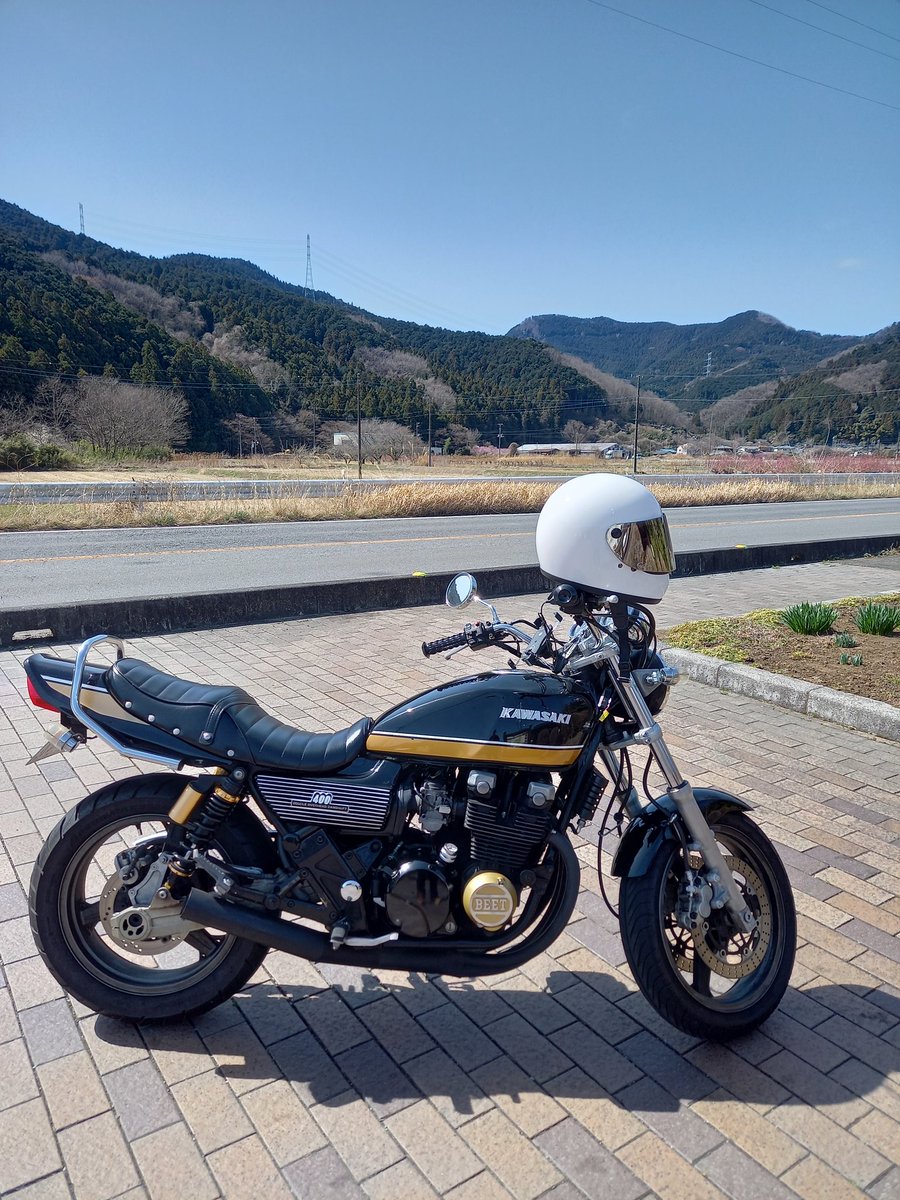 名前:hiro
性別:男
年齢:おっさん
住み:埼玉県北西部
車種:Kawasaki ZEPHYRχ
趣味:バイク、ゲーム、アニメ、海外ドラマ
一言:同年代のバイク乗りと繋がりたい。
#バイク乗りと繋がりたい 
#バイク乗りとして軽く自己紹介
