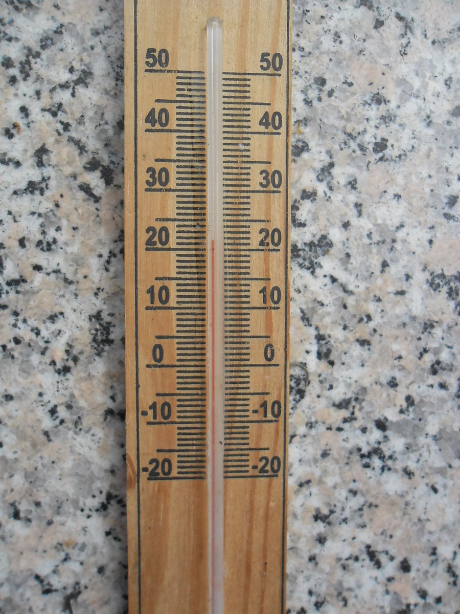 Balthazar_Again's tweet photo. L'écrasante chaleur dans le Sud-Ouest qui fait l'actu depuis ce matin.
Mais bon, onvatousmourrir à cause du réchauffement climatique et #PlusQue2Ans, hein. https://t.co/ILNlSQTSB3