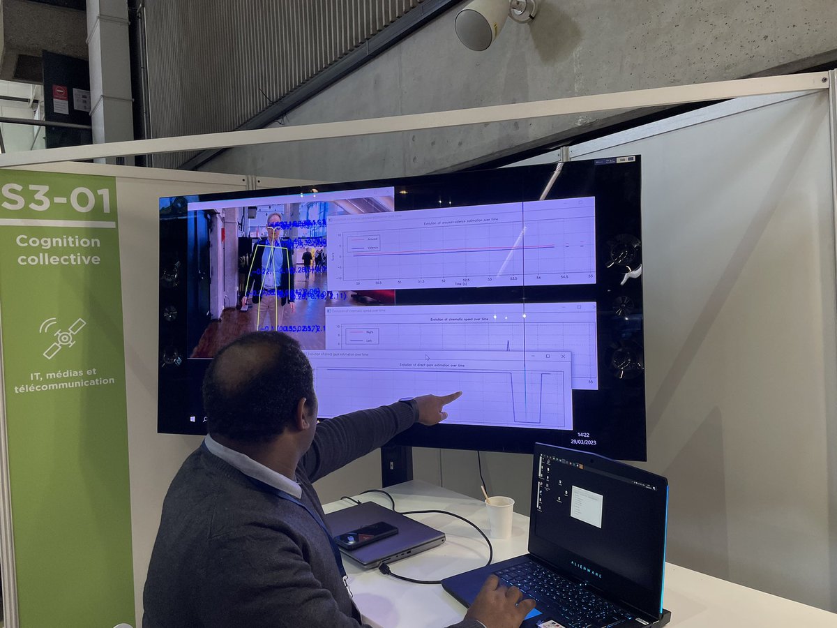 Scalab_umr's tweet image. Et le 2 e stand de #scalab à la journée R&amp;amp;T 
Merci et bravo à #paulAudain et #YannCoello pour ce magnifique stand