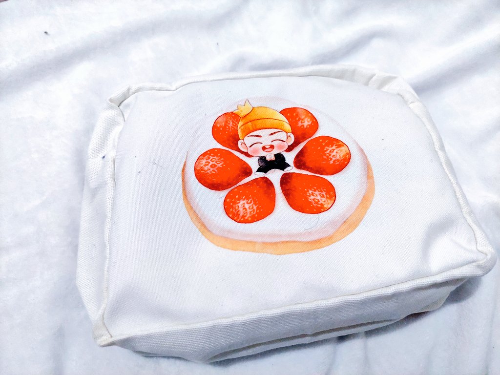 yuanabout2's tweet photo. [Clearance] Pouch Seunie by A
@abimabima 

Harga 50k jadi 35k
Kain kanvas premium.
Ukuran gede
🔗🍊 https://t.co/Mssxzwsj9g
(Dengan pajak)

#GOT7 #JacksonWang https://t.co/mB0NFnjTby