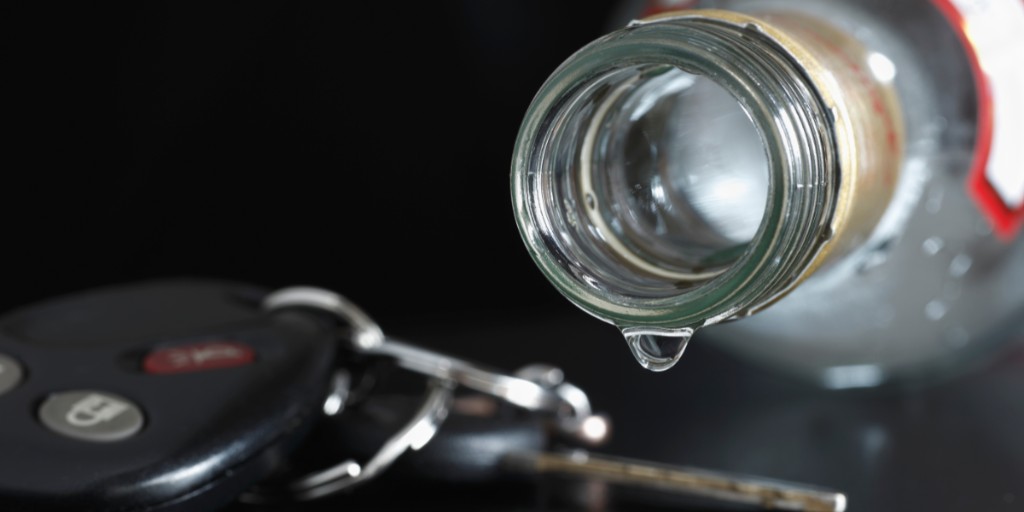 JDSilvaAssocLaw's tweet photo. AAA warns #drivers that #DrivingWhileIntoxicated or #ImpairedDriving can cost a hefty fine: https://t.co/NEqXvcWqPx #MarchMadness #DWI #DUI https://t.co/F4kquaYh69