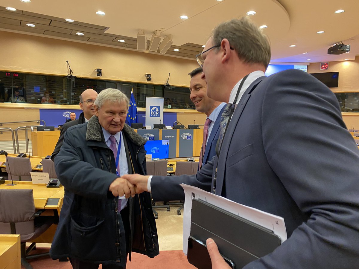 De nieuwe EU-gezant voor #geloofsvrijheid is te gast bij onze fractie in het Europees Parlement. Heb zijn aandacht gevraagd voor de penibele situatie van #christenen in India.