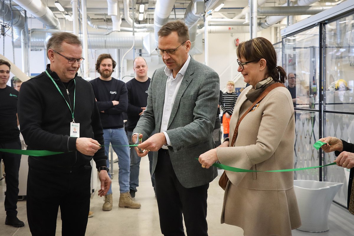 REDU – tekniikan pajat -hankkeessa vihittiin CEAD robottisolu käyttöön. Tilaisuudessa oli mukana <a href="/okmfi/">Opetus- ja kulttuuriministeriö</a> edustus, ja ylijohtaja <a href="/LempinenPetri/">Petri Lempinen</a>  julkisti robottisolun käyttöönotetuksi.