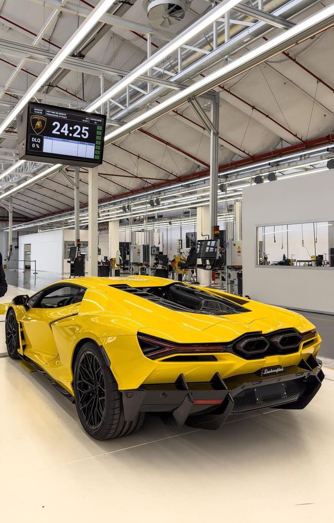 Motor_Magnet's tweet photo. @ThembaGumede_ Found your spec! 😎 https://t.co/ESnR6wP6Py