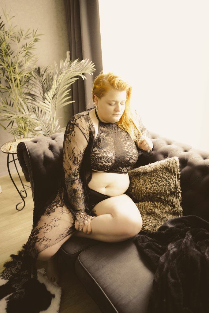 ginger89xx's tweet photo. Wat zou je doen als ik zo op je zit te wachten? https://t.co/e7SblhkY4y