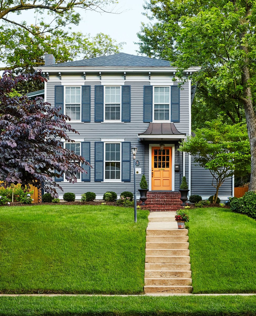 hgtv's tweet photo. Which front door color is best? 

Let us know ⬇️

Head to https://t.co/i84UJ5HN0n for more front door color ideas. #HGTVDesign https://t.co/153GVK2R6o