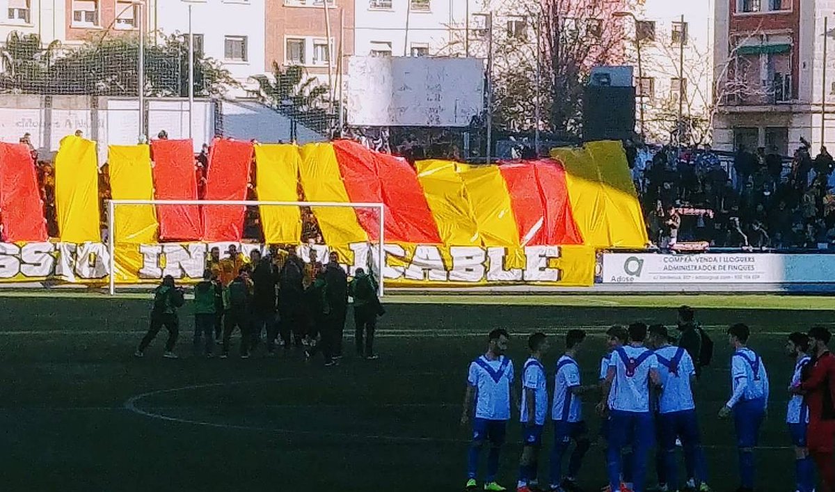 Correcto, sois nuestro rival, sois nuestro enemigo y os odiamos con todas nuestras fuerzas. El Domingo, día de los grandes en el Narcis Sala. Bienvenidos al infierno. Vamos Sant Andreu ❤️💛