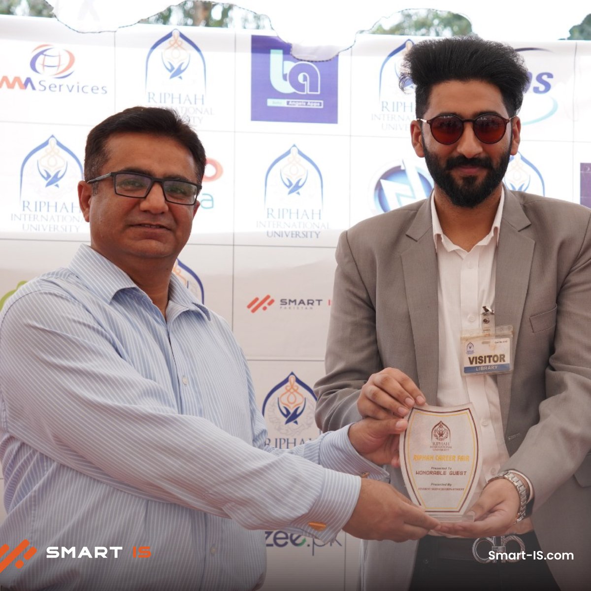 SmartISIntl's tweet photo. Smart IS had a great time visiting @Riphah International University for its career fair! Our team enjoyed meeting with students and was impressed by their enthusiasm and passion for their fields.
#SmartIS #TechIndustry #Academia #ProfessionalDevelopment #FutureLeaders https://t.co/ihYmandhGU