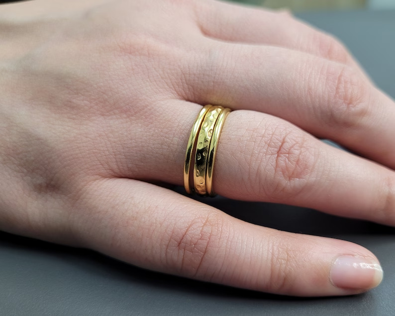 BaniThaniStore's tweet photo. Add some elegance to your outfit with this Sterling Silver Hammered Textured Stacking Ring Band!๐
go to the link and check it out.
https://t.co/eDQViPQX6e
#banithani #jewelry #stackablering #hammeredtexture #sterlingsilver #ring #accessories #silver #gold #tweet100 https://t.co/gjV9TZjoyK