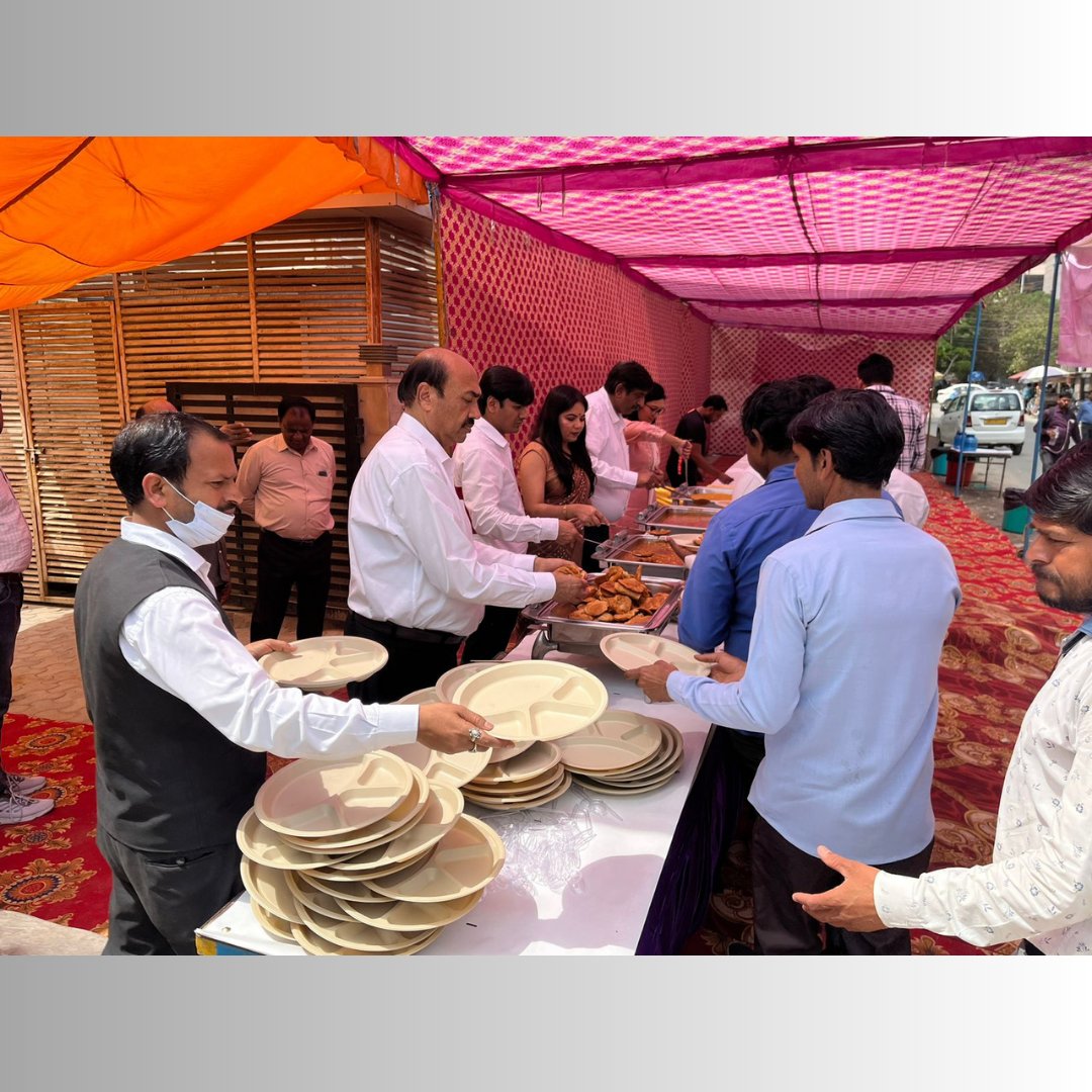 ROF_Group's tweet photo. Divine blessings and appetizing 𝐀𝐬𝐭𝐡𝐦𝐢 𝐁𝐡𝐚𝐧𝐝𝐚𝐫𝐚 made for an unforgettable 𝐀𝐬𝐡𝐭𝐚𝐦𝐢 𝐏𝐮𝐣𝐚𝐧 at our workplace.
Wishing everyone a blessed 𝐀𝐬𝐡𝐭𝐚𝐦𝐢 𝐏𝐮𝐣𝐚𝐧. May the blessings of the divine mother be with you always.
.
.
.
.
#Rof #ROFGroup #ashtami https://t.co/aCmotKMkSE