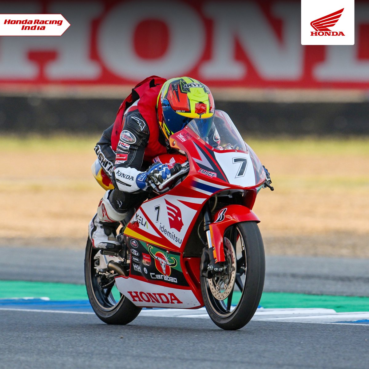 HondaRacingIND's tweet photo. Some of our favorite moments from the Thailand Talent Cup Round-1 Race-1.

#HondaRacingIndia #IdemitsuLubeIndia #HondaRiders #HondaMotorcycles #CircuitRacing #YoungTalents #ThePowerOfDreams #ThailandTalentCup #AsiaRoadRacingChampionship https://t.co/OkbaEzmhBX