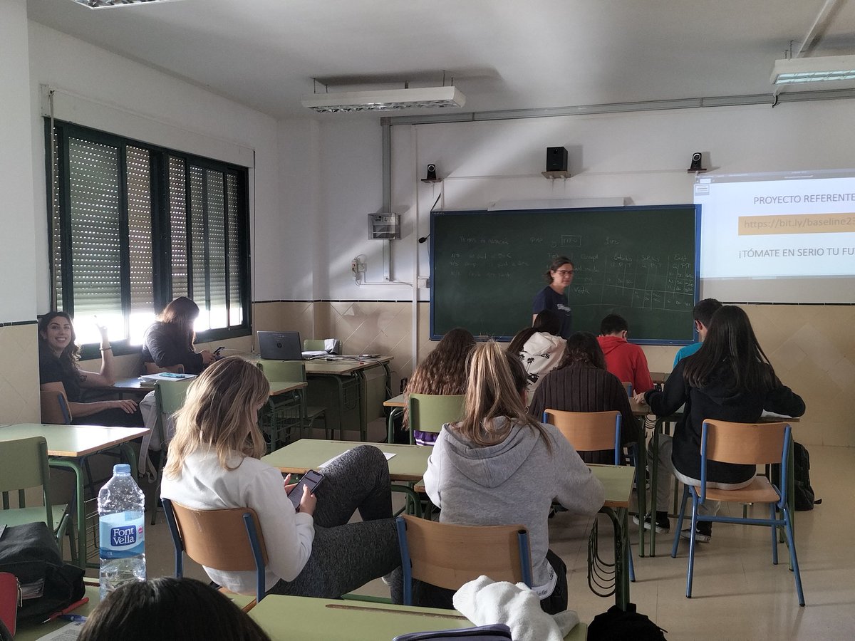 Hoy nuestro alumnado de 2 de Bachillerato ha recibido una charla "proyecto de mentorado de la UMA"