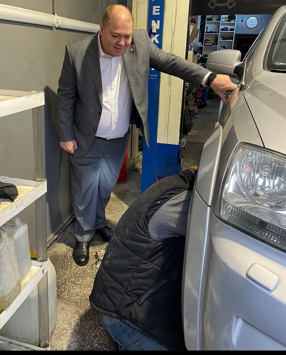 Pendik İlçe STK İlişkileri Başkanı Turgay Yılgın ve İlçe STK İlişkileri Ekibi tarafından Pendik Oto Sanayi Bölgesi esnaf ziyareti gerçekleştirildi. Esnafın sorunları konuşuldu.