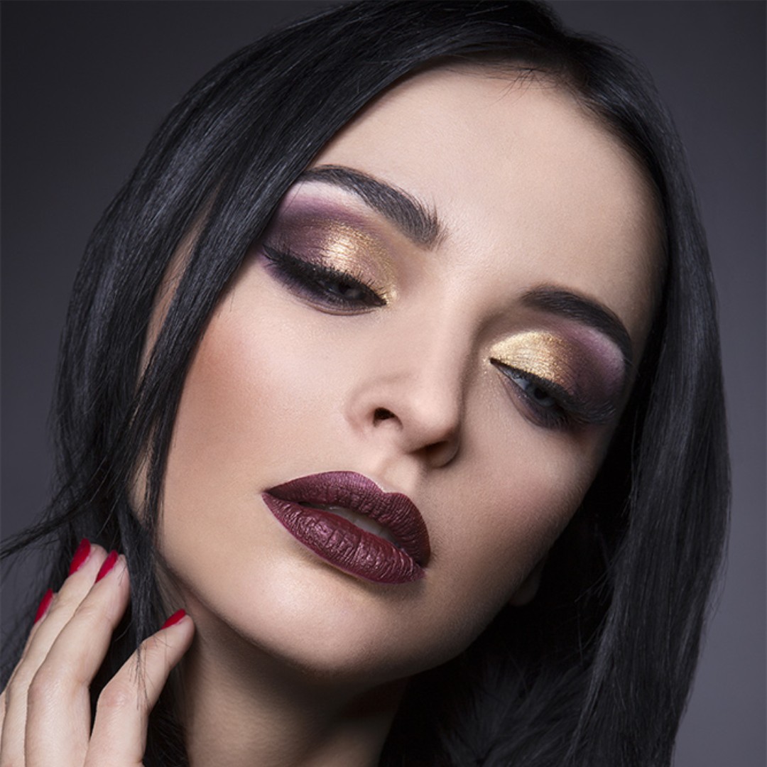 Our best-selling shade – Opus. This rich winter berry tone, is the ultimate statement. Part of the Velvet Ribbon lipstick range it has a weightless, velvet and satin finish that envelops the lips in a ‘velvet ribbon’ of long-lasting colour.
oryzabeauty.com/product/opus/