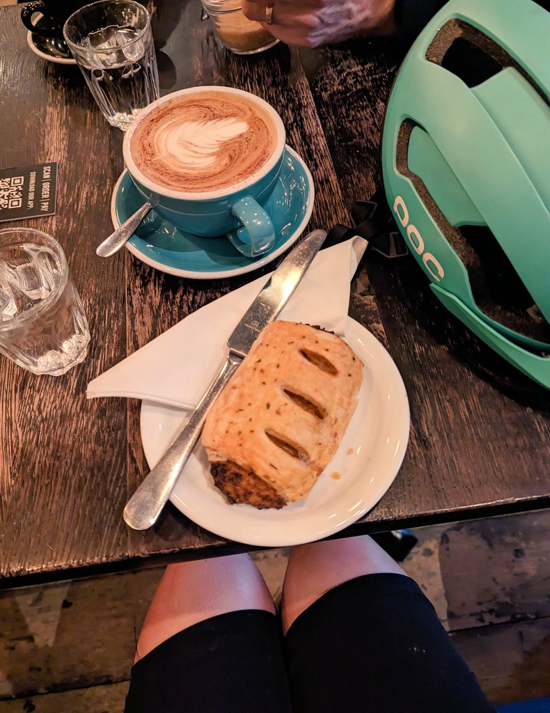 MyBikeAdventure's tweet photo. Extended commute via Bike Breakfast Club... Always a winner π²βπ #CommutesCount #FunOnTwoWheels https://t.co/St9vfNZY9Y