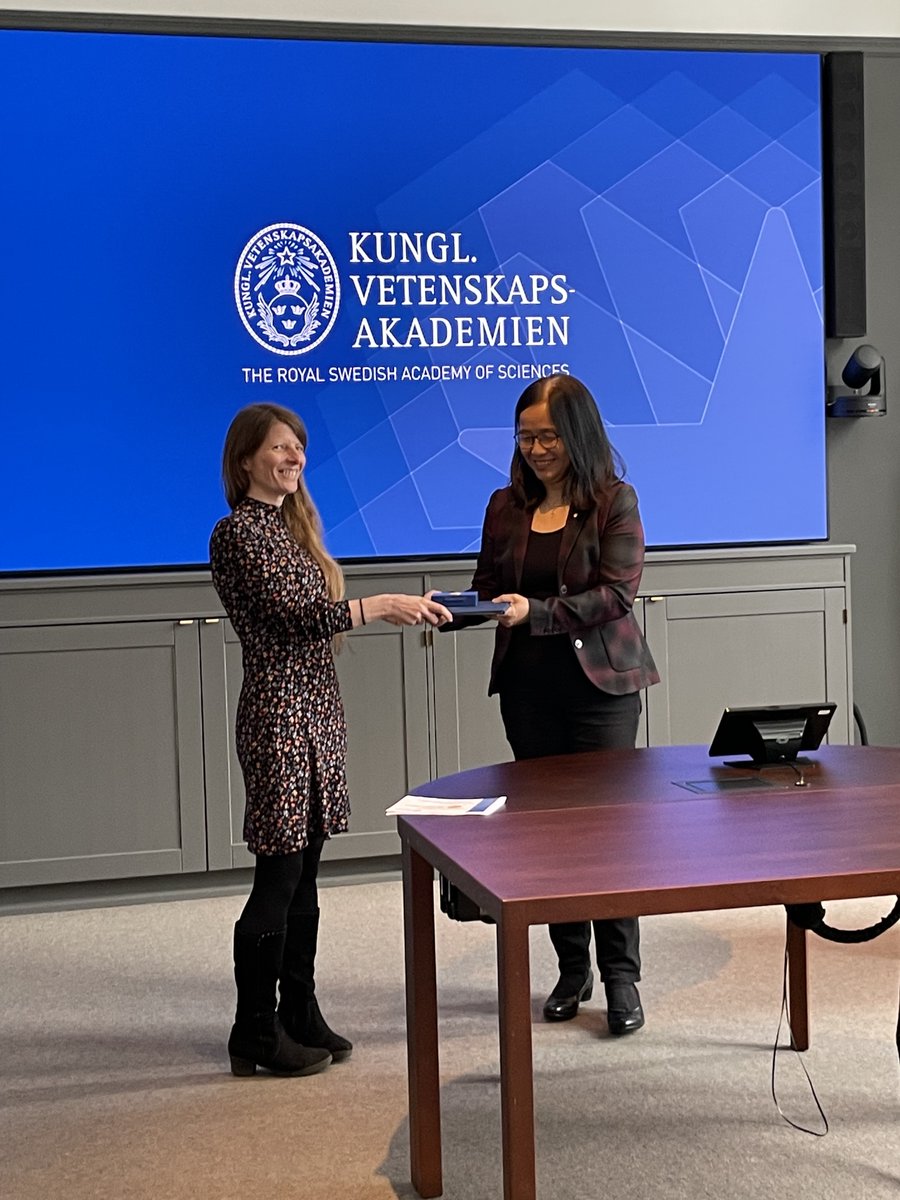 It was with great pleasure that Suzanna Ward received the Gregori Aminoff Prize 2023 which was awarded to Dr Olga Kennard “for pioneering work to establish molecular structure databases”, by <a href="/ScienceAcad_swe/">The Royal Swedish Academy of Sciences</a>
Learn more about her life and career hubs.ly/Q01JvchW0