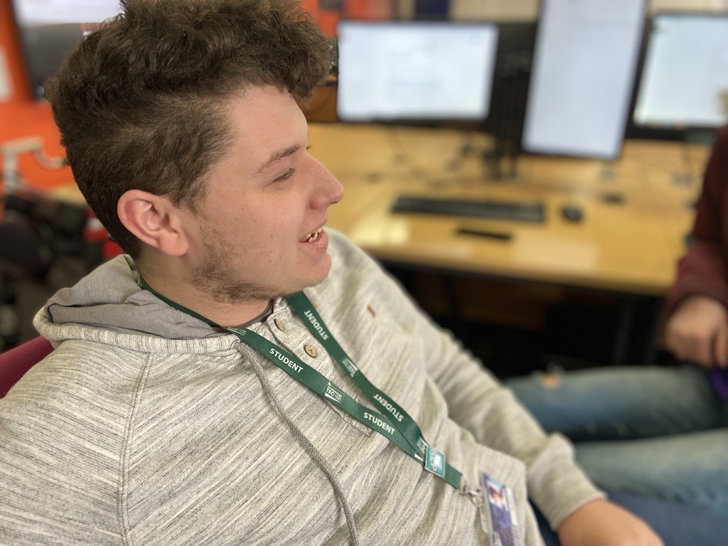Our Level 3 Games design second years are developing employability and industry skills in today's session. 

Here they are working together in project design meetings.

This helps to develop teamwork, good communication and confidence. 

#scarboroughuk  #scarborough