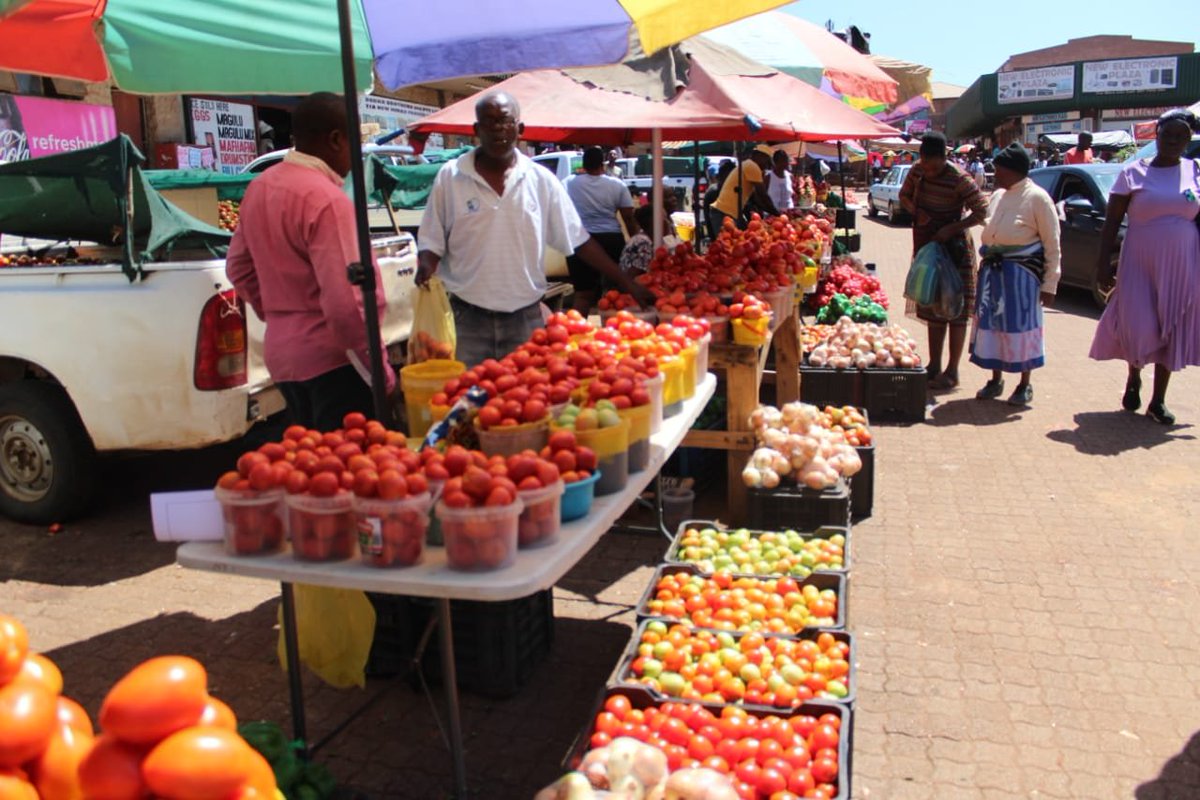 CapricornFMNews's tweet photo. #LabourInspection The Limpopo department of employment and labour's inspection and enforcement services branch says it aims to transform workers in the informal sector and ensure that they are not trapped in poverty. DR https://t.co/iBMvTOJNvX