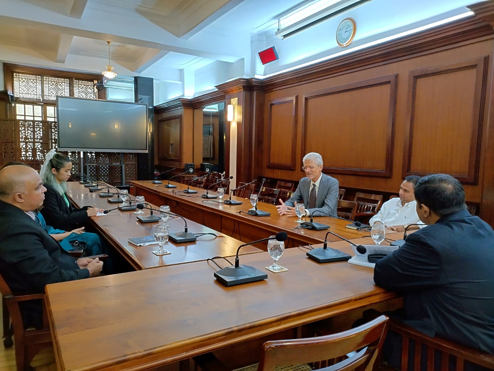 Ruwan Wijewardene Official on Twitter