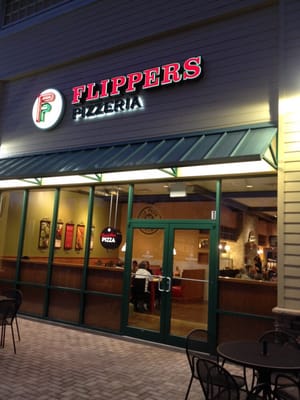 #ThingsToDo While at #DataCitizens 24 @Collibra in Orlando.  Number 5.  Flippers Pizzeria at Dolphin's Plaza.  Passionate about handcrafting the perfect pizza using time-honored artisan methods and 100% natural ingredients. flipperspizzeria.com