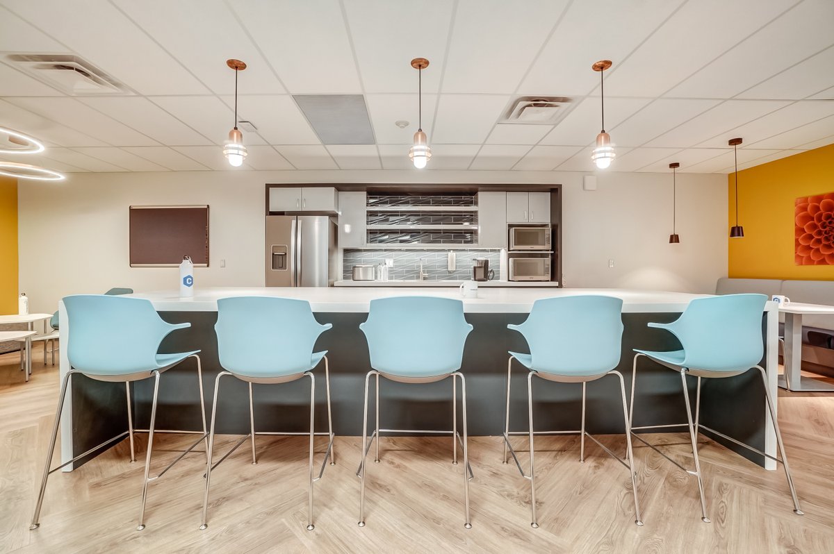CatalystKanata's tweet photo. Tired of working from home? Or need a great place to meet clients? Take a tour of Catalyst today! The new coworking space in Kanata #Kanata #Catalyst #coworkinglife https://t.co/MaPWLfgKsZ https://t.co/kabMDWuhef
