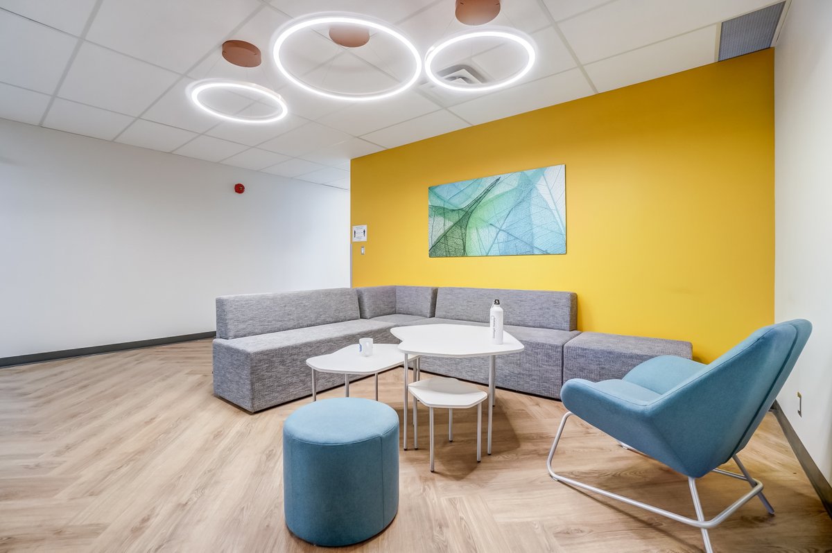CatalystKanata's tweet photo. Tired of working from home? Or need a great place to meet clients? Take a tour of Catalyst today! The new coworking space in Kanata #Kanata #Catalyst #coworkinglife https://t.co/MaPWLfgKsZ https://t.co/kabMDWuhef