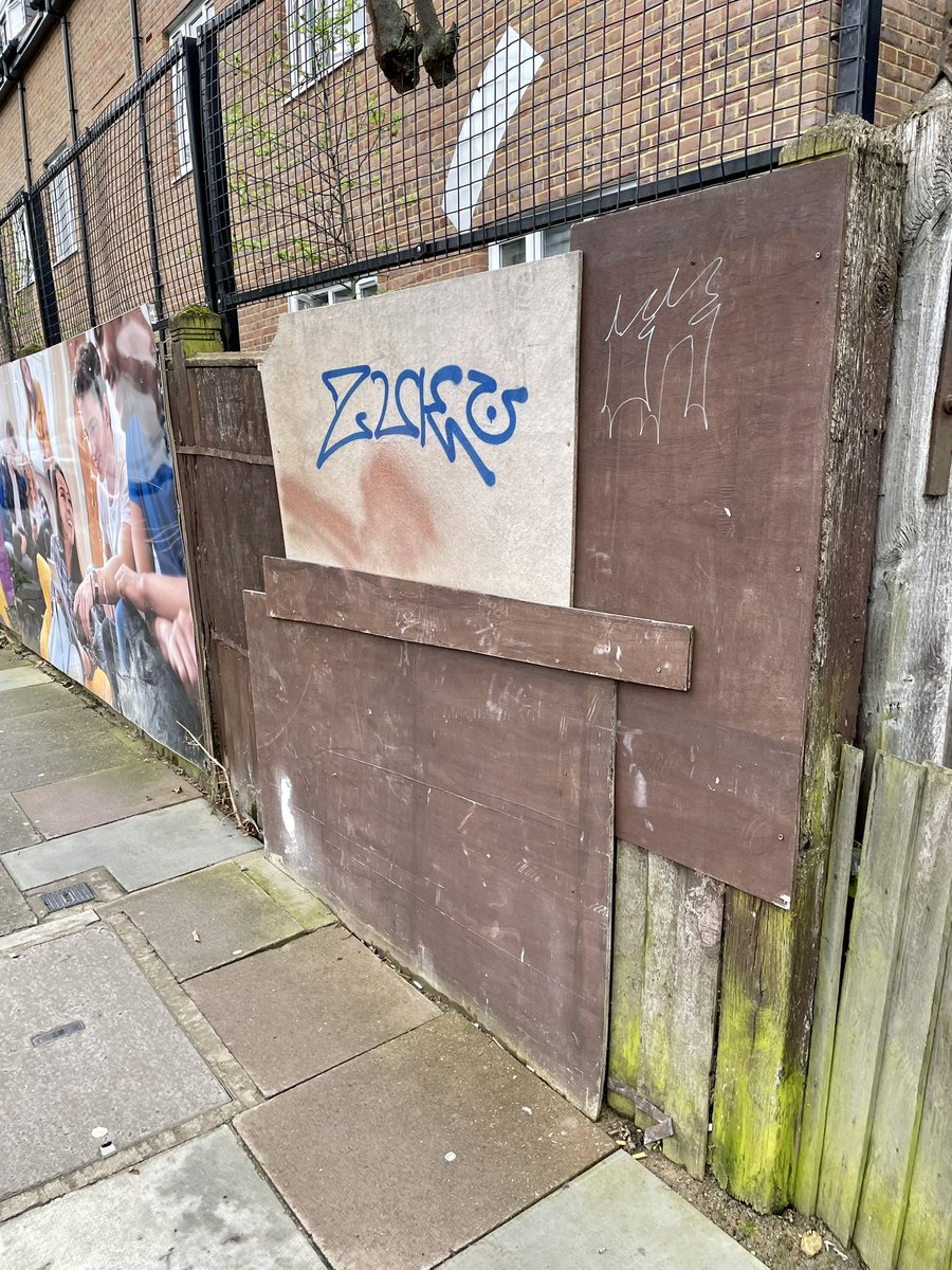 TootingCons's tweet image. The absolute state of Tooting. Graffiti is more present in our community than our local Labour councillors.