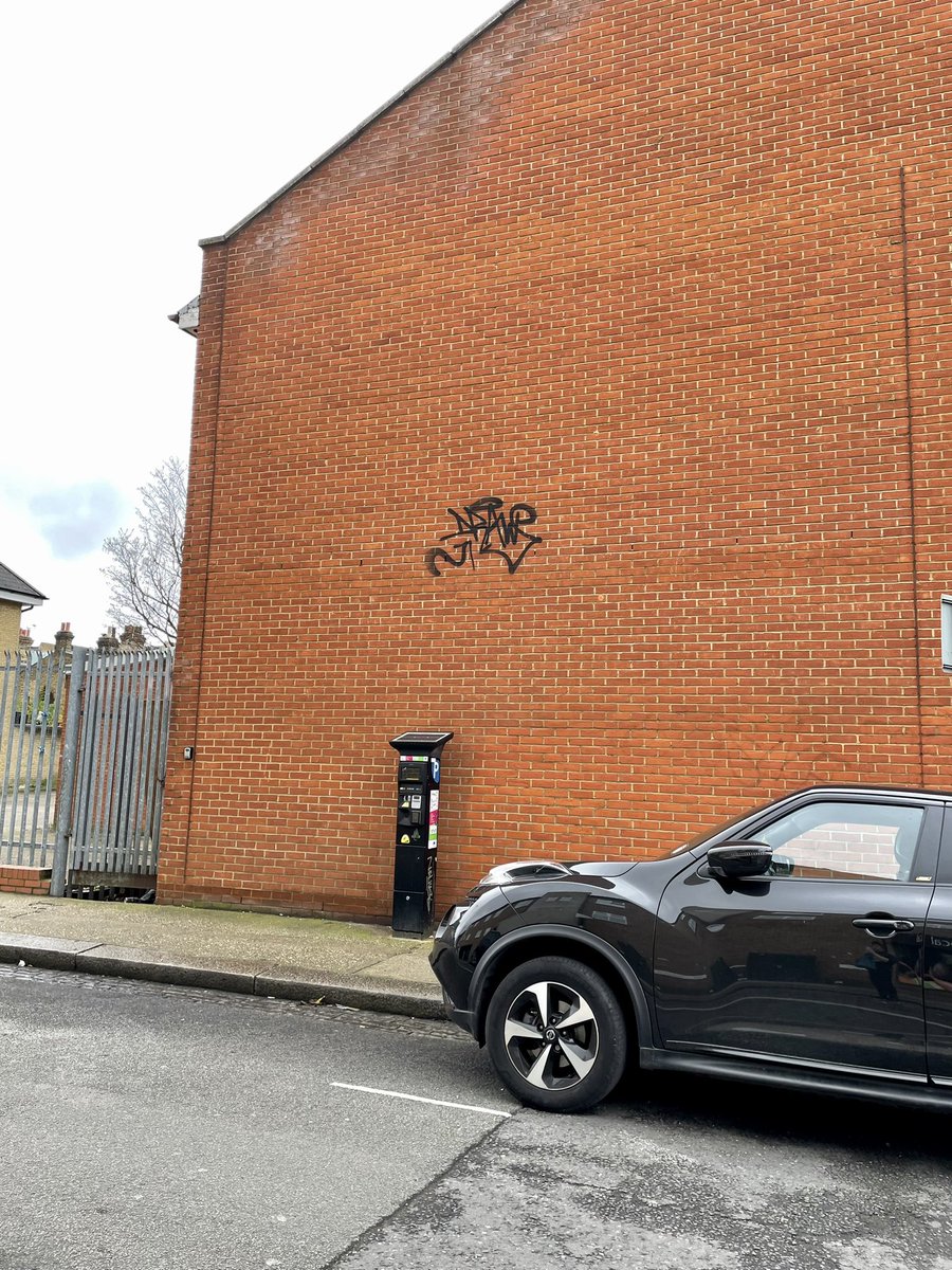 TootingCons's tweet image. The absolute state of Tooting. Graffiti is more present in our community than our local Labour councillors.