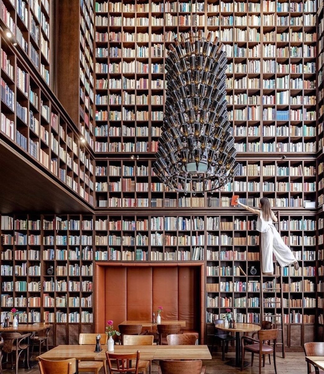 LLuyben's tweet image. Boekenkast-lat verlegd... 😍