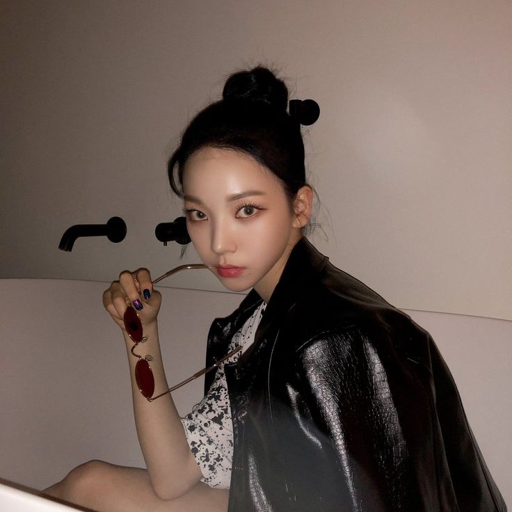 _rapunheng's tweet photo. @kyuzeusupremacy AK MAW NATT @_rapunheng https://t.co/e70bynZONn