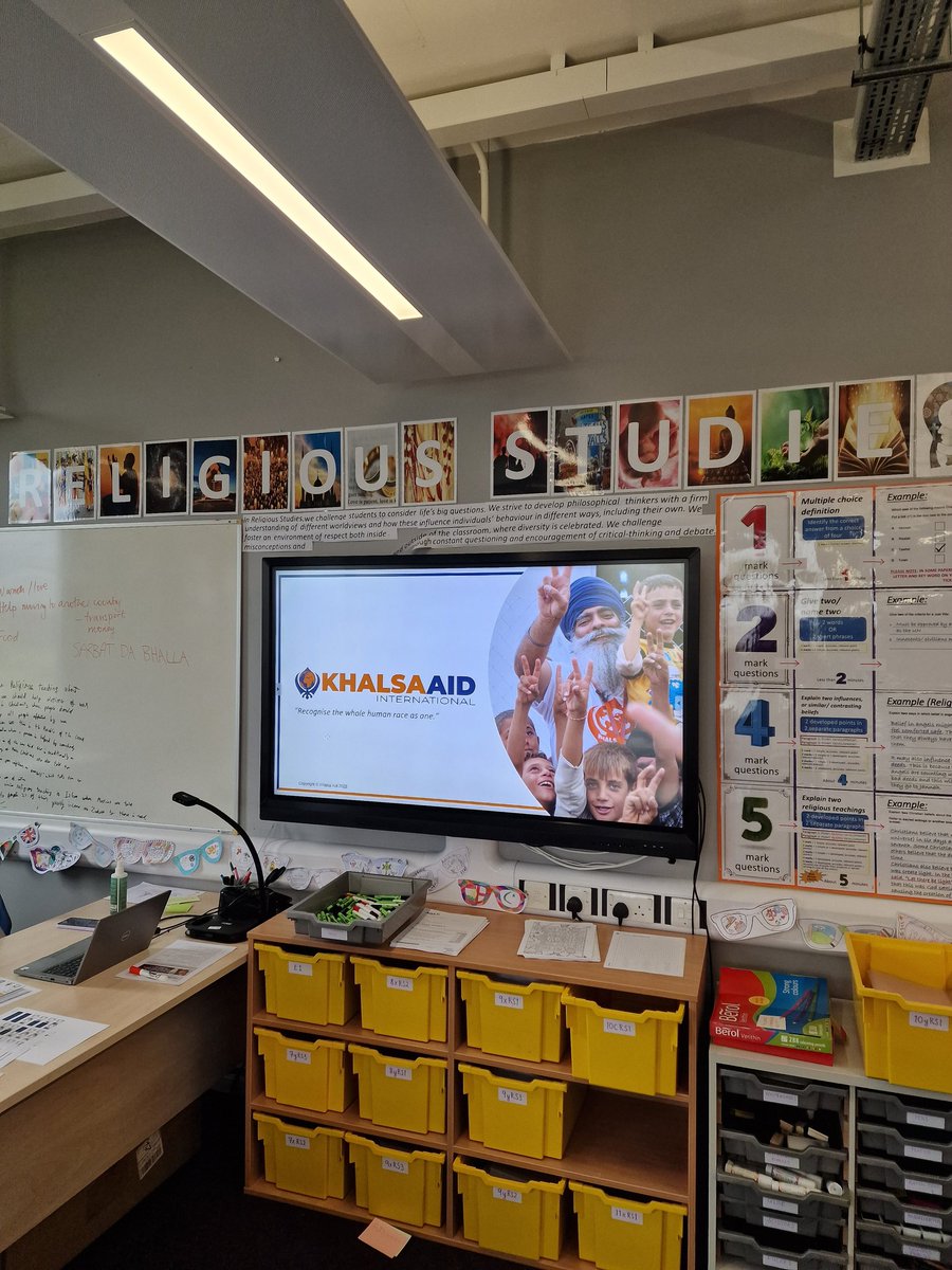 Great to meet the religious studies students at <a href="/DPASlough/">Ditton Park Academy</a> to teach about the work of <a href="/Khalsa_Aid/">Khalsa Aid</a> 🙏🏾

#KhalsaAid #DittonParkAcademy #Charity