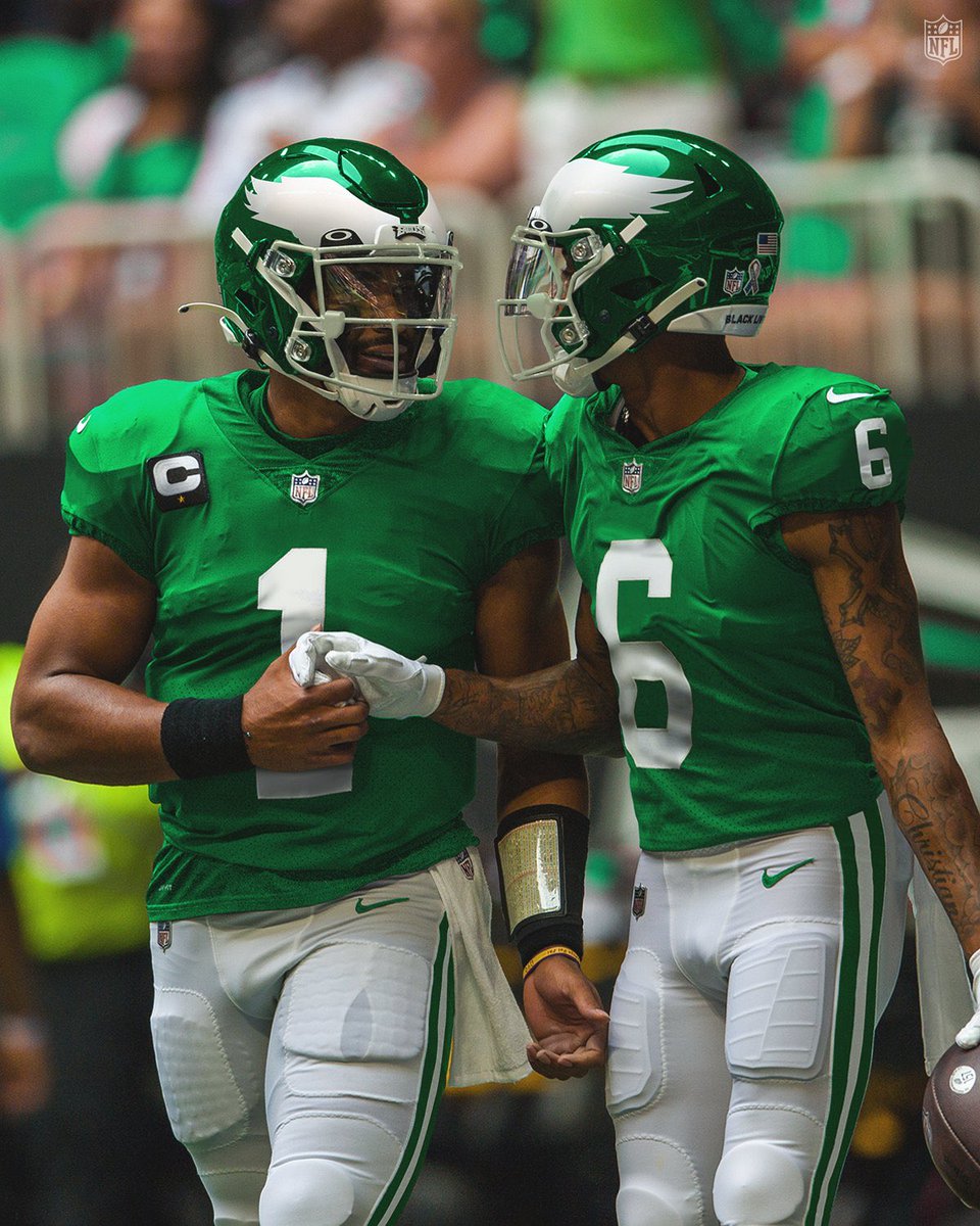 BussinWTB's tweet photo. These Kelly Green jerseys go so hard 🔥 https://t.co/ijjtGrxHst
