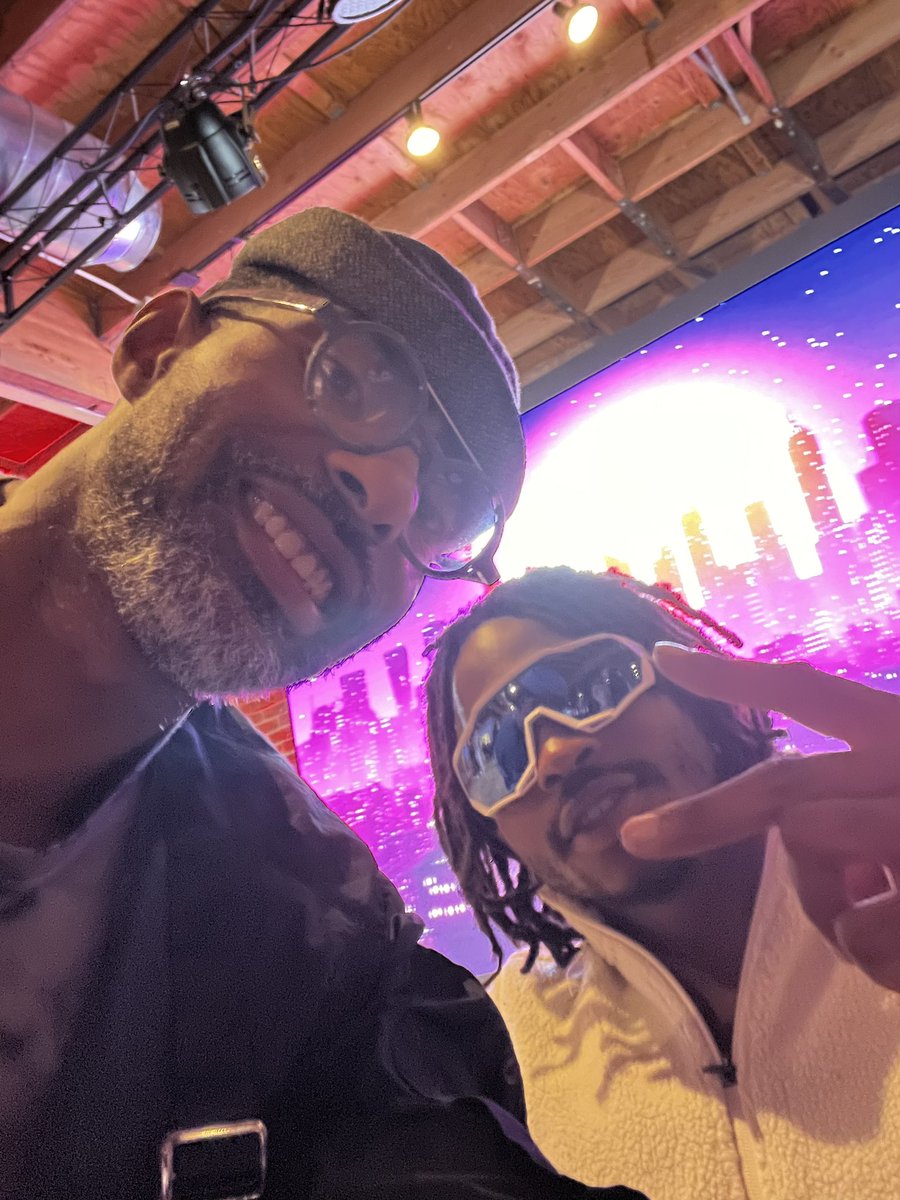 ThreadhausCo's tweet photo. Looking at on the journey and #photodumping reminded of how many misses opportunities to take more pics of people that was there in certain moments and we don’t need a pic but it would be nice to have .. Im thankful for them but I need those pics #tagafamiliarface #mannyjackson https://t.co/rwmdpg39kF