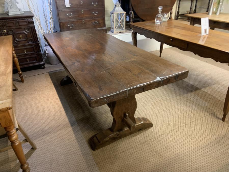 AntiqueTables1's tweet image. Antique Rustic Oak Trestle Farmhouse Table 

bit.ly/3KjaKqN

#trestletable #antiquefarmhousetable #antiquetable #farmhousetable #antique #furniture
