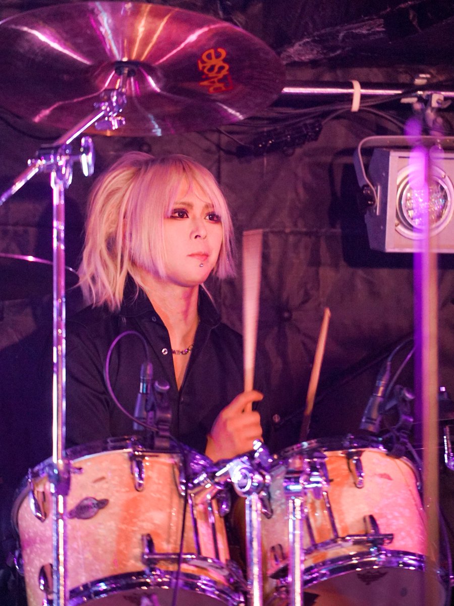 miku_1028_'s tweet image. 2023/03/06(月)撮影
★池袋BlackHole
ex-Avilis ゆきと Gt.　
EYENêS 霧葉 Ba.
郁さんDr.
やよいVo.さん
ゆきと・ざ・めたる
#visualkey #livephoto #Avilis #EYENêS #livephotographer  #vrock #v系 #guitarist #vocalist #drums #bassist #vrock #これソニーで撮りました #α72 #α6000 #SonyAlpha