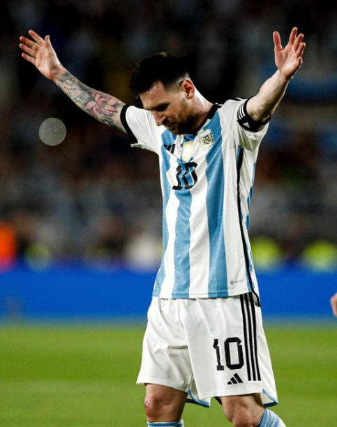 Curaçao karşısında 37 dakikada 3 gol, 1 asist. #Messi