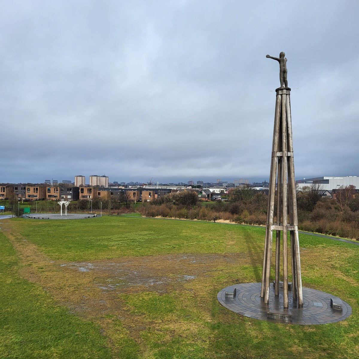 TIC_conferences's tweet photo. Have you visited the Tur Viewing Platform at Cuningar Loop?  Open daily 8am-5pm, the ramped access platform offers treetop views across the park, including Steuart Padwick's Hope Sculpture.  #cuningarloop  #wednesdaywalks https://t.co/2gelUhXKE0