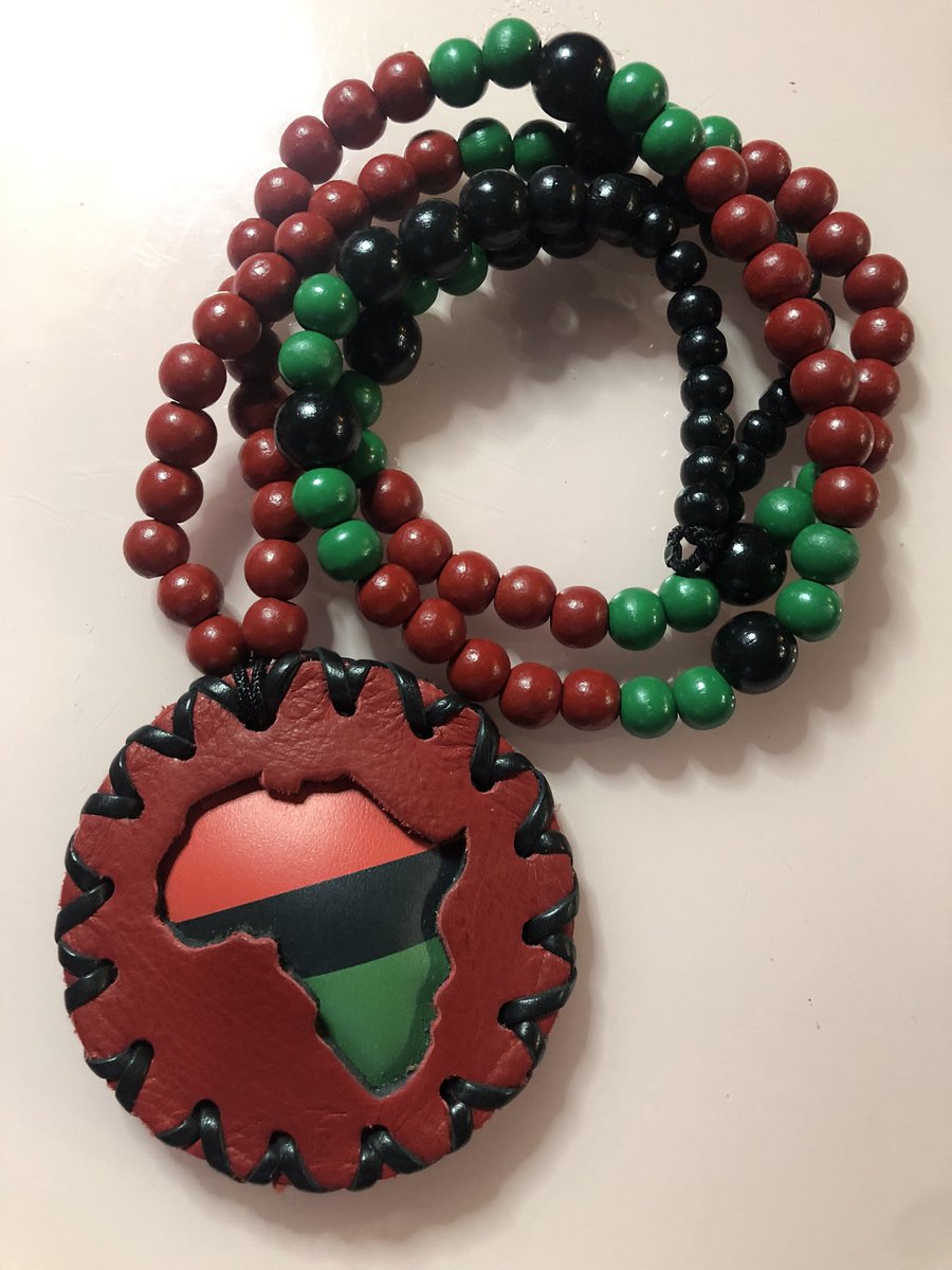 Last one of the batch. Get yours while it’s available. Available on my Etsy shop. 👑