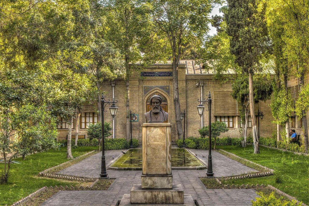 IraninMi's tweet photo. Museo e giardino #Negarestan, #Tehran. #Iran #Turismo https://t.co/IMB15e7mwA