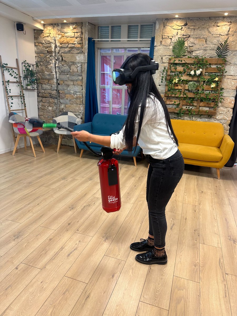 Mardi dernier, nous avons eu l'occasion de découvrir les différentes solutions proposées par Flex🌐

Merci à Flex pour l’invitation, nous leur souhaitons beaucoup de succès dans leur mission de promotion de la santé et du bien-être pour tous. 🌱