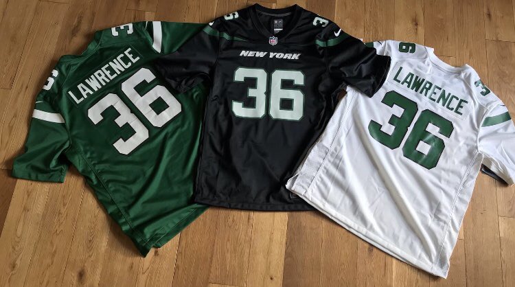 Just when I thought @RealDoctorMike  couldn’t possibly be any cooler! 
I am a Stage 4 Cancer Patient & Fellow Jets fan from the UK 🇬🇧
NYC is GREEN ! 
#TakeFlight  #JetsNation @nyjets #UKJets @GothamCityCrew #WeTheFans @Gang_GreenUK @ScoreAddictsPod @CSupportUK @ThanksCancer !