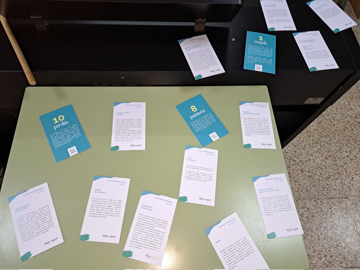 MusicaTransi's tweet photo. Taller de cuentacuentos  en el @IES_LegioVII _siguiendo el hilo del recibido ayer por el autor Manuel Cortés Blanco.Trabajando el respeto,la tolerancia con "Catorce Lunas Llenas" https://t.co/OSq64MffrG