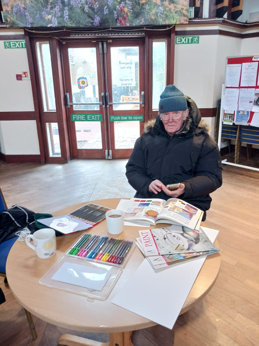 Ruils's tweet image. Our #SocialPrescribing Team work with clients to connect them with local support, often right around the corner! 

#LinkWorker Leila supported her client to attend the @AgeUKRichmond Twickenham art group, &amp;amp; the @ETNACentre warm hub - giving him an artistic &amp;amp; social outlet 🎨