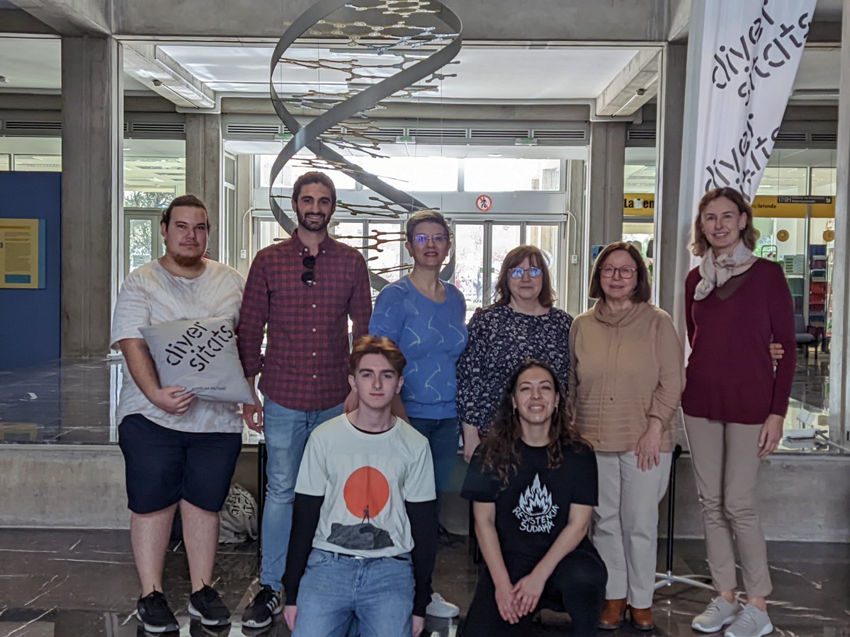 multicoloruv's tweet photo. ¡El viernes 24 inauguramos el Espai Multicolor en la Biblioteca de Ciencias Eduard Boscà, en el campus de Burjassot!

Estaremos allí hasta finales de mayo. Nos podréis encontrar miércoles por la tarde o viernes por la mañana, con nuestro excelente equipo de voluntarias presente. https://t.co/oAsVej6dRS